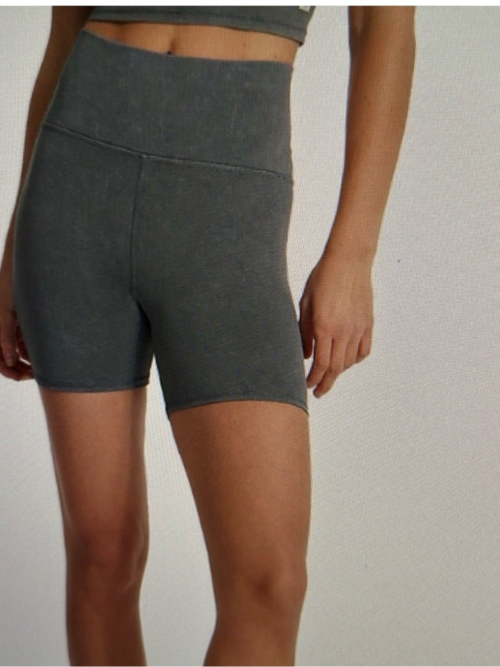 Vuori High-Rise Bike Shorts — Charcoal